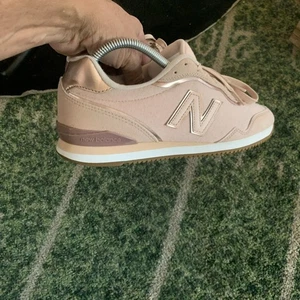 Taglia 8,5 - New Balance Sola oro elegante - Foto 1 di 6