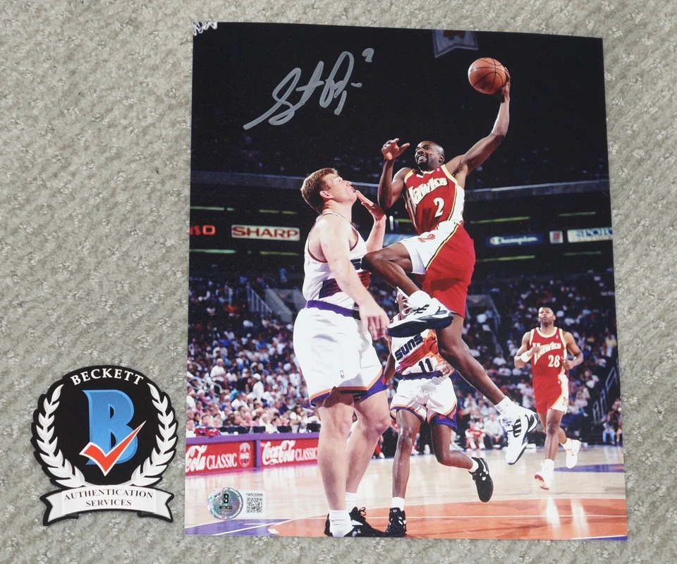 Foto 8x10 de baloncesto firmada por Stacey Augmon ATLANTA HAWKS + CERTIFICADO DE AUTENTICIDAD BECKETT W925999 Foto 1 de 1