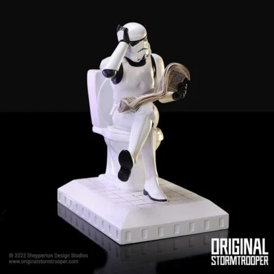 NEMESIS NOW Original Stormtrooper Pooper Trooper on a Toilet Figur - jetzt auf Lager