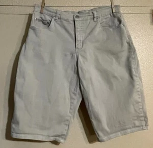 Sonoma Life+Style Bermuda Mid Rise Shorts Women's Size 10 - Picture 1 of 11