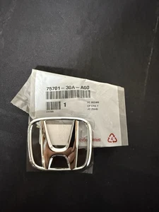 Genuine 23-25 HONDA ACCORD Emblem (H) 75701-30A-A00 - Bild 1 von 6