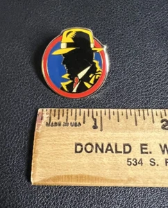 Disney Vintage Dick Tracy Movie Pin - Pin Back - Picture 1 of 3