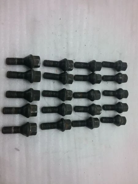 Juego de 20 piezas tuercas sedán 4 puertas 1999 BMW 328i S-38RM Foto 1 de 4