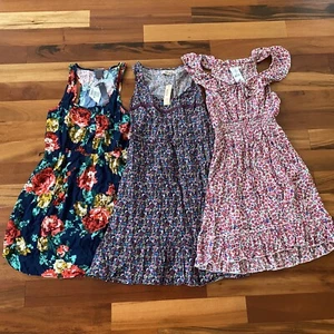 set of 3 Junior Summer Dresses all medium sizes - Picture 1 of 9