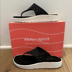 Neu mit Etikett Größe 9 schwarze Flip-Flops mit Keilabsatz von Easy Spirit mit weißen Plateausohlen. - Bild 1 von 7