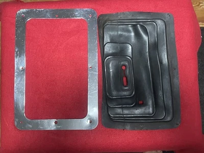 Bota y retenedor de palanca de cambios de puerta vertical en V HURST Mr Gasket. Hot Rod de gas sin usar  Foto 1 de 4