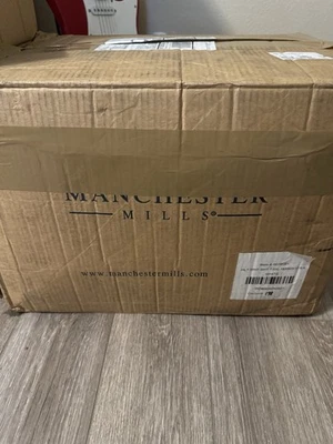 Set of Two Hilton King Size Fitted Sheets Manchester Mills 0019081