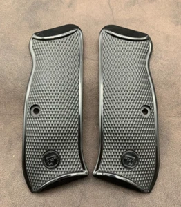 CZ 75 Full size Plastic Grips - Fits CZ 75, 75B, 75BD, 85, SP-01 models - Black - Picture 1 of 3