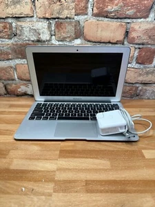 MacBook Air 11" (2012) A1465 i5-3317U 2,0 GHz 4 GB 128 GB SSD computer portatile - Foto 1 di 5
