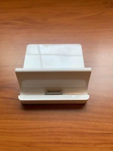 Genuine Apple iPad 2 & 3 Dock A1381 Charger Cradle Docking Base MC940ZM/A - Photo 1 sur 5