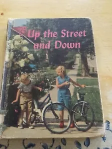 Vntge American Book Club, Betts Basic Reader UP the STREET and DOWN Primer 1958 - Foto 1 di 7