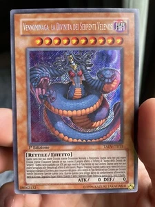Yugioh! Vennominaga The Deity Of Poisonous Snakes Secret Rara 1st Ed. Italian - Picture 1 of 8