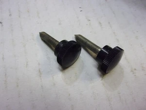 OEM original Jaguar XKE Dash Instrument Thumb Screws - Foto 1 di 3