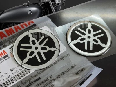 2 peças adesivo adesivo emblema logotipo tanque de combustível Yamaha prata preto 1,96" 50mm - Imagem 1 de 4