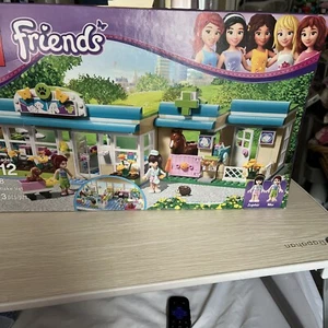 LEGO FRIENDS: Heartlake Vet (3188) With Box - Picture 1 of 2