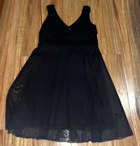 Sara Stunning Black Sleeveless Cross-over V-Neck Cocktail Dress Size 1X- As New - Picture 1 of 4