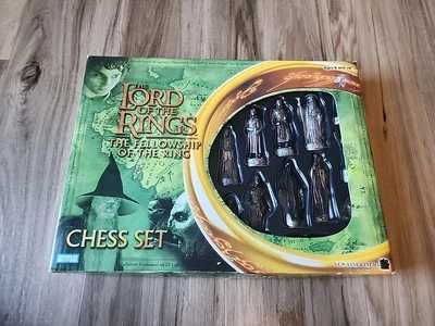 LORD OF THE RINGS PARKER BROS CHESS SET FELLOWSHIP OF THE RING EDITION COMPLETE - Image 1 of 4