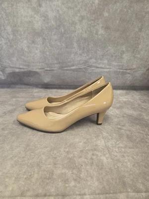 Zapatos de salón de vestir para mujer talla 8W color tostado excelente estado. Foto 1 de 4