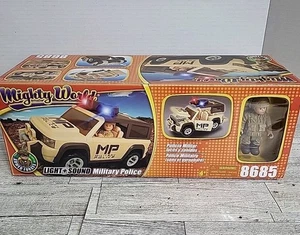 Mighty World Adventure SUV 8685 Conjunto de Vehículos MP Policía Militar Nuevo en Caja Sonido de Luz - Imagen 1 de 10