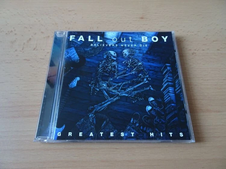 CD Fall Out Boy - Believers never die - Greatest Hits - 18 Songs - 2009 - Bild 1 von 1