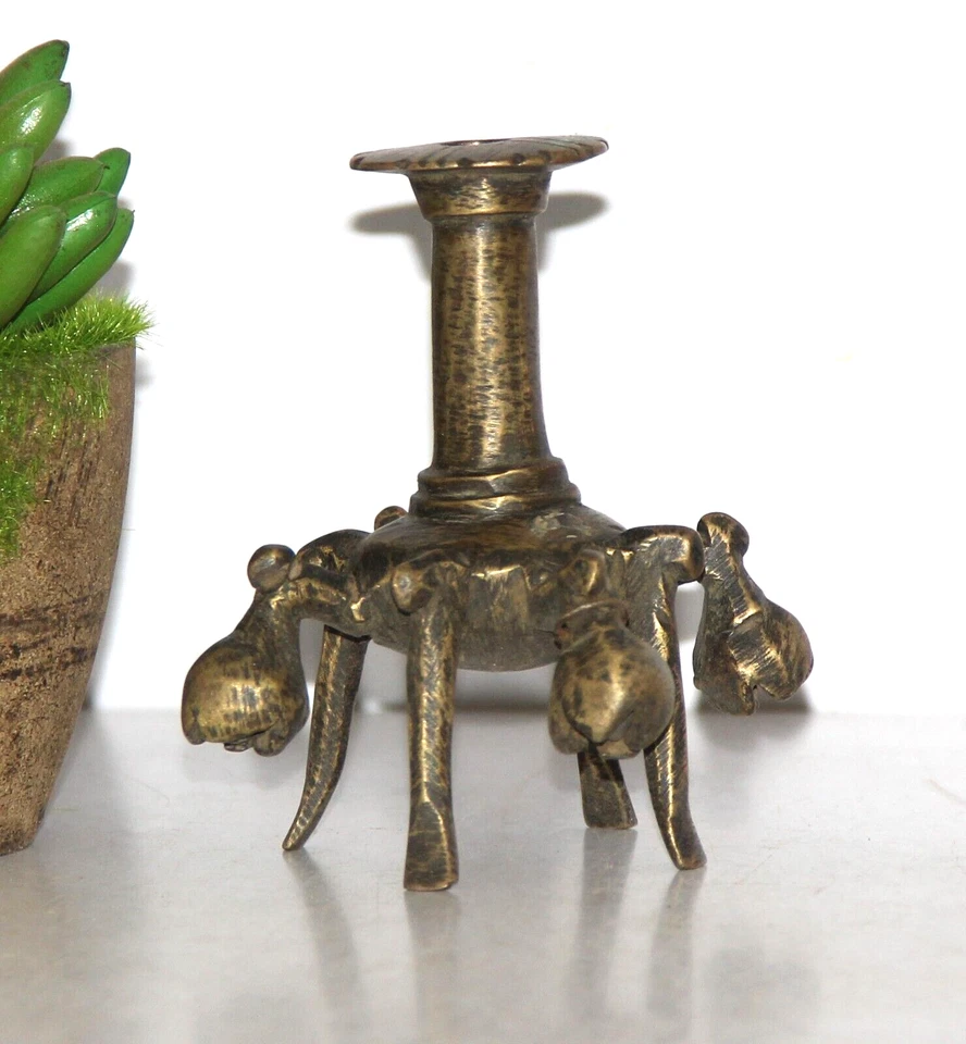 1800 年代旧黄铜独特形状莫卧儿时代女王黑色眼粉瓶/Surmadani — 第 1/4 张图片