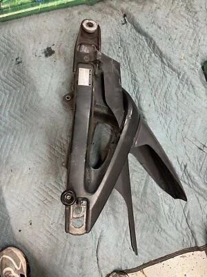 Brazo basculante trasero Yamaha YZF R6 2003-2005 2006-2009 R6S Foto 1 de 4