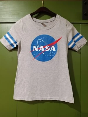 NASA Classic Graphic-T Light Gray Ladies/Juniors T-shirt Crew Neck Top Size Med. - Image 1 of 3