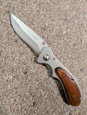 Cuchillo Plegable Sheffield ¡Excelentes Paneles de Madera! Foto 1 de 4