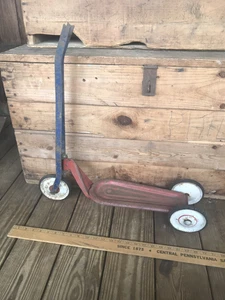 Vintage Hamilton Greyhound kick scooter 1950s Three Wheel Metal Red & Blue - Picture 1 of 6