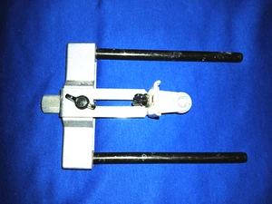 Oberfräse Kantenführung - Unbekannt, welche Oberfräse oder andere diese passt. Ganzmetall - Bild 1 von 4