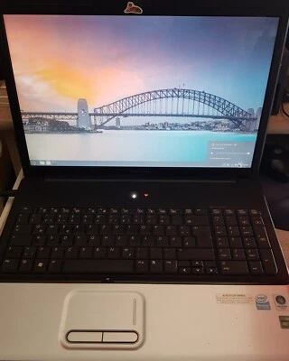 Laptop HP Compaq Presario CQ70 17,3" Display 2GB RAM 160GB HDD Linux Mint - Bild 1 von 4