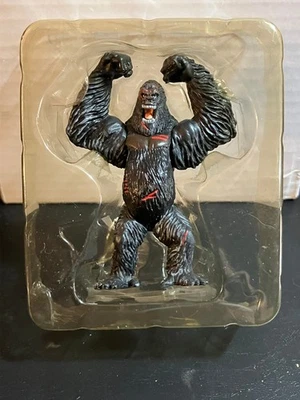 Miniature King Kong 8th Wonder of the World 2.5” Posable Figurine 2005 Playmates - Image 1 of 3