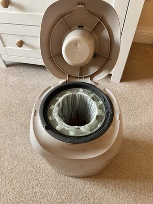 Tommee Tippee Twist and Click Cubo de Pañales Avanzado Eco Recargas Paquete de 5 Foto 1 de 4