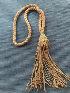 Armadura Samurai Era Edo Gusoku Katchu Cordón Borla Japonesa Antigua 55 cm JAPÓN Me - Imagen 1 de 3