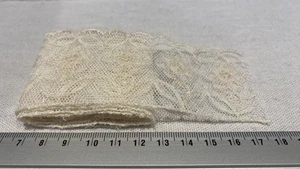 Schöne Spitzen Bordüren beige/weiss/rose Miniatur 1:12 Puppenhaus  - Bild 1 von 8