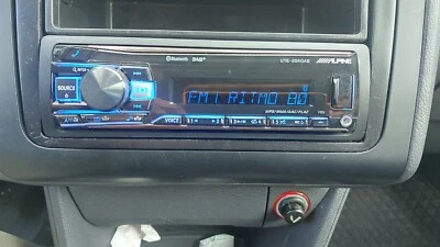 autoradio alpine ute204dab bluetooth usb aux 3 rca uscita sub reg hpf-lpf 50 x 4 - Immagine 1 di 4