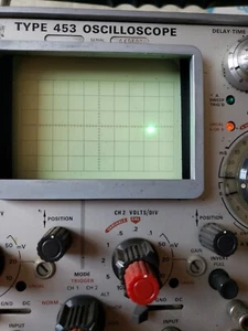 Tektronix Oszilloskop Typ 453. Powers on Lights Funktion Knöpfe drehen. Siehe Beschreibung - Bild 1 von 10