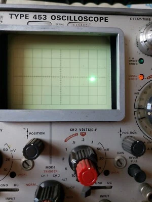Osciloscopio Tektronix tipo 453. Luces encendidas función perillas giro. Ver desc. Foto 1 de 4