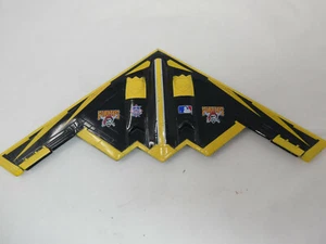 FLEER 2004 B-2 STEALTH BOMBER PITTSBURGH PIRATES SCALE 1:144 LIMITED 323 OF 500 - Picture 1 of 7