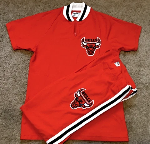 VTG 80's CHICAGO 1 LOST AND FOUND BULLS NBA SAND-KNIT JORDAN SHIRT W/ PANTS Cover
