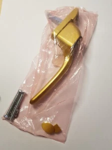 Fab & Fix Connoisseur Offset R/Hand Locking Window Handle - Matt Gold - Picture 1 of 3