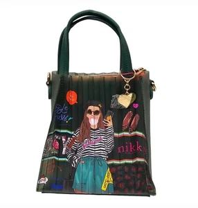 Borsa Nikky By Nicole Lee Say Cheese stampa grafica ragazza alla moda corpo incrociato verde - Foto 1 di 9