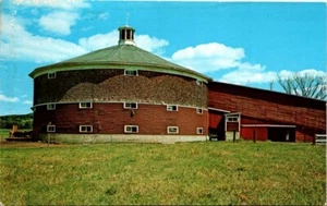 Chrome Postcard Round Barn Newbury Vermont VT UNP - Picture 1 of 2