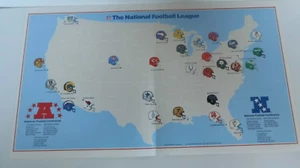 (M 5) 1990 NFL Poster Karte mit Helmen - Bild 1 von 1
