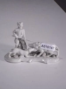 +# A016147 Goebel Archivmuster, Jagdszene im Rokokostil, weiß, Herr m. Jagdhund - Bild 1 von 1