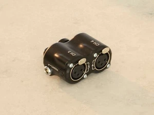 DSMC3 RED 5-Pin to Dual XLR Adapter includes cable to connect to Red cameras. - Bild 1 von 5