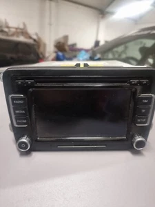 VW RCD510 DAB RADIO GOLF PASSAT TOURAN CADDY SCIROCCO POLO AMAROK VW 3c8 035 195 - Picture 1 of 3