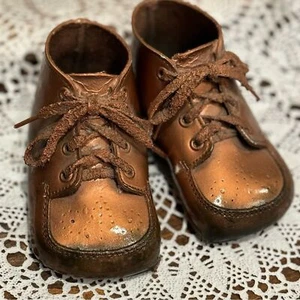 Vintage Pair Bronzed Copper Keepsake Decor br Memorabilia Infant Baby Shoes - Picture 1 of 8