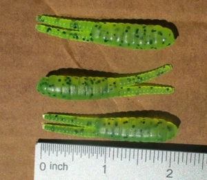 Señuelos de pesca 25ct CHARTREUSE PIPPER 2" cuerpos giratorios de escarabajos cola dividida ESCABAJOS - Imagen 1 de 3