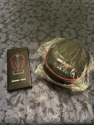 Estuche rígido para auriculares DecoGear + paquete de soporte para auriculares Foto 1 de 4